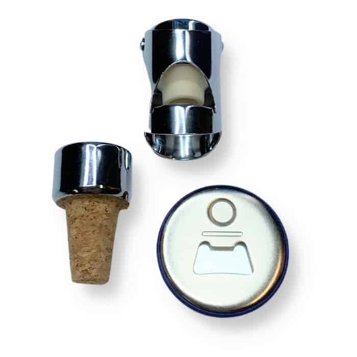 le trio de bouchons à champagne et à vin bordelais avec décapsuleur côté