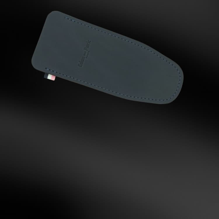 Étui Cuir Poche Bleu Marine Page Eden Park