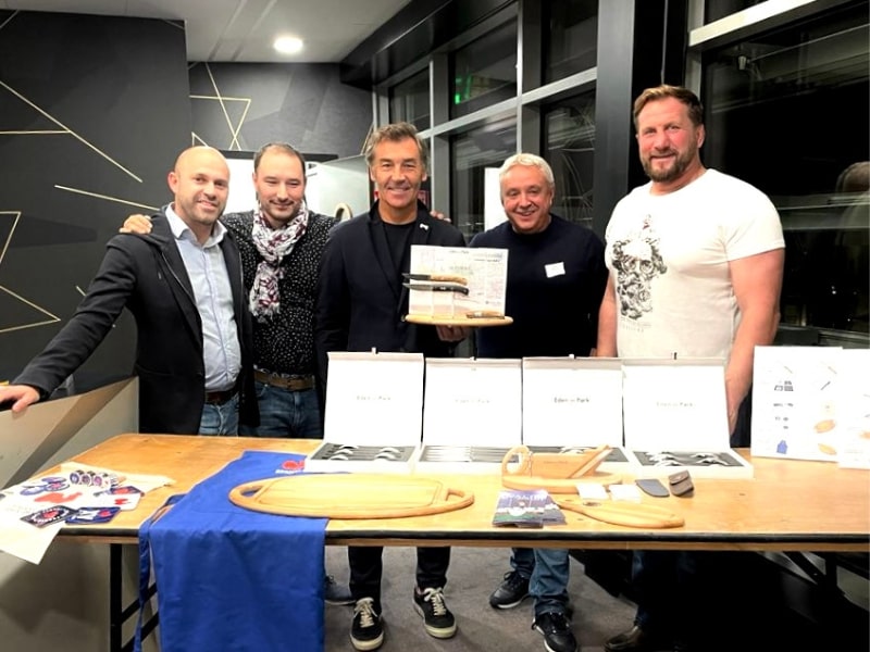 ovalie original fondateurs franck mesnel